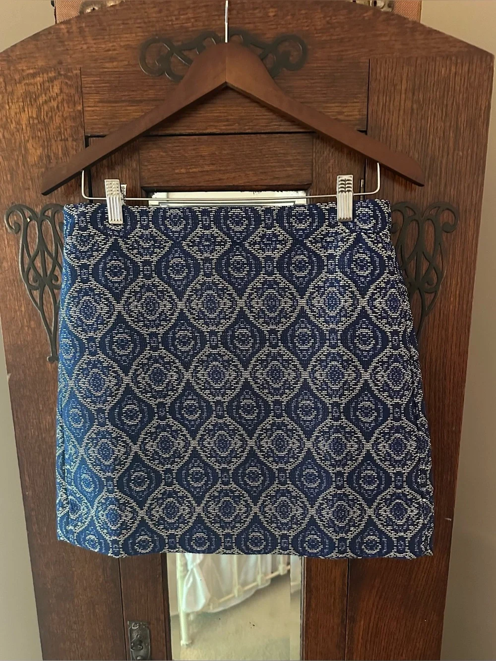 J.Crew Blue and Gold Patterned Brocade Mini Skirt Size 6 Preppy - Picture 2 of 5